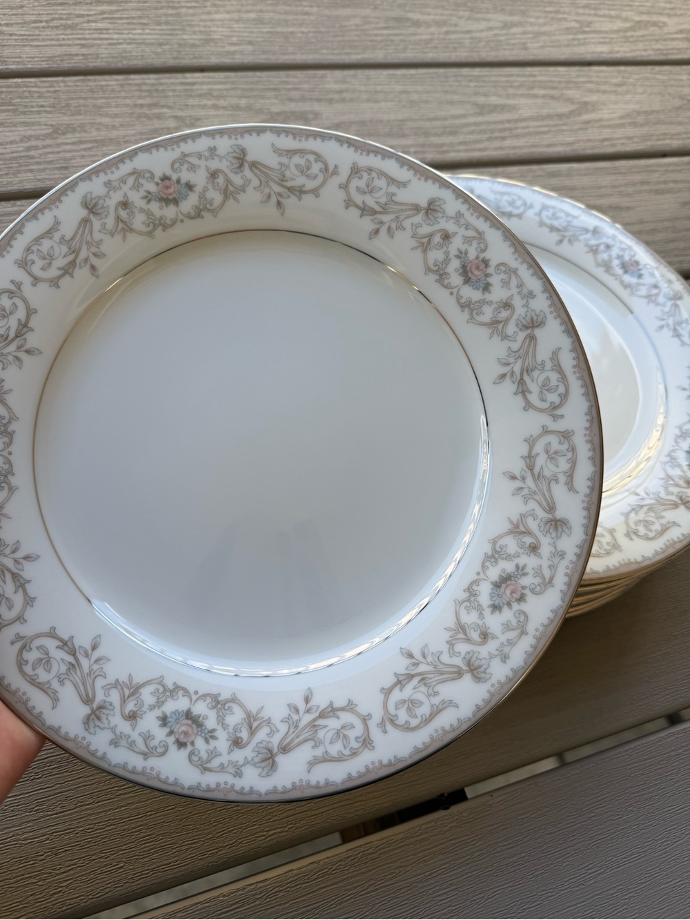 Noritake Westbrook 5907 Dinner Plates Set of 8 Fine China Japan Floral